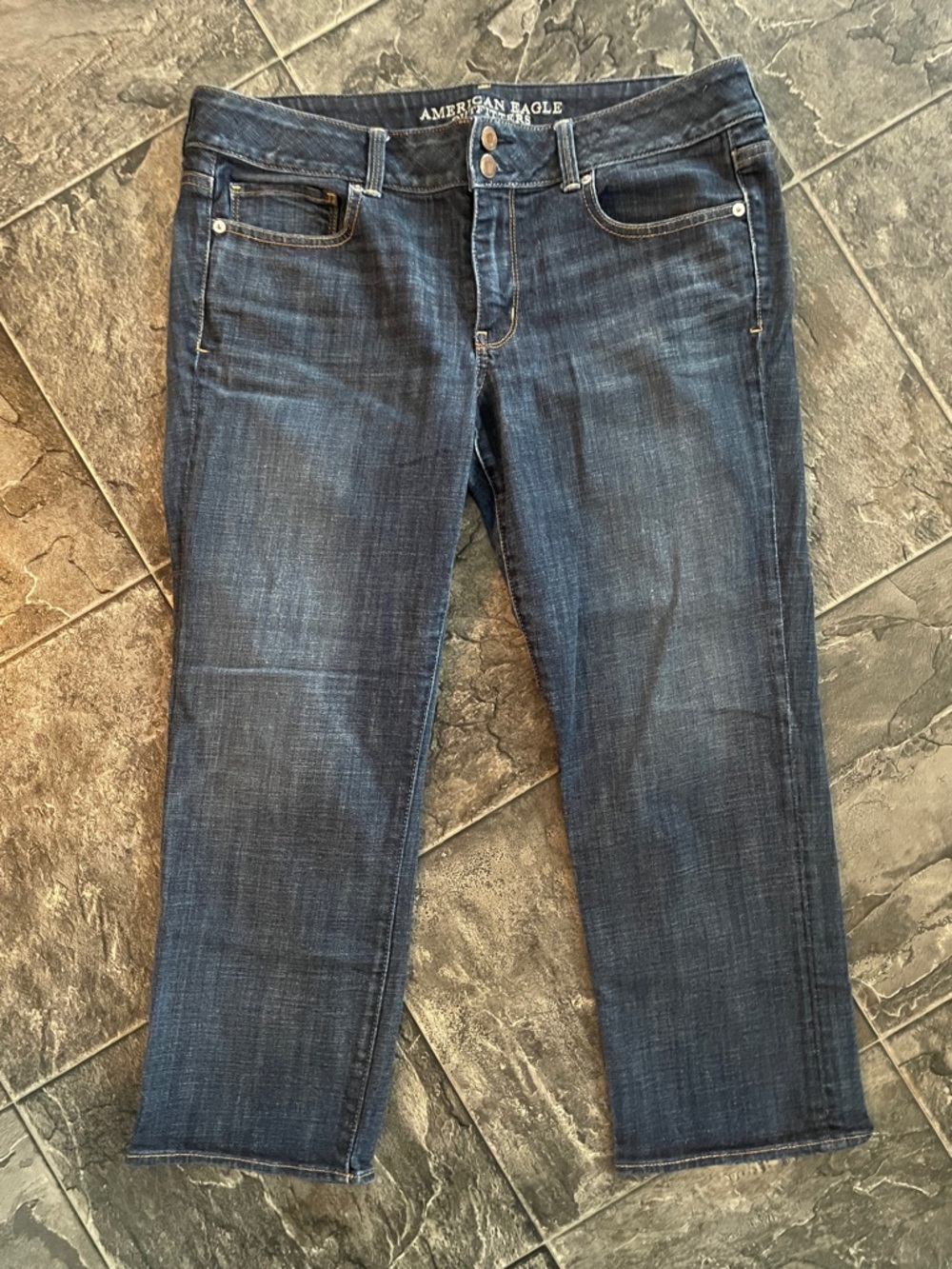 AMERICAN EAGLE Dark Indigo Artist Crop Stretch 2-Button Coastal Urban Jeans
